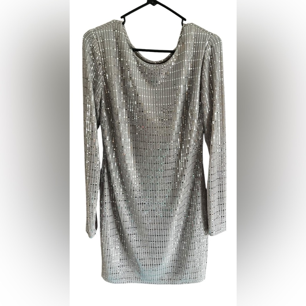 Hostess Pick x 2 ☄️💫✨💥 VENUS Silver Sheath Dress Ribbed Form-Fitting Night Out